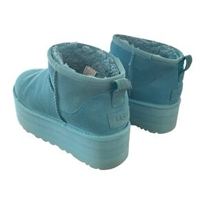 UGG Platform Boots size US7
